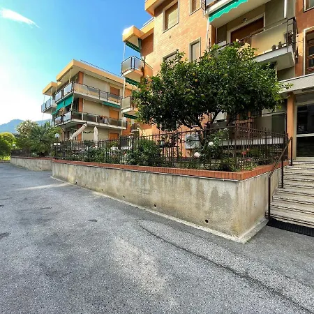 Appartamento [loano] Bilocale A 150 Metri Dal Mare Con Giardino *