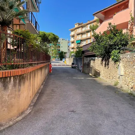 Apartment 2 Locali - 100 Metri Dal Mare - Free Parking Loano